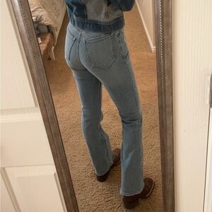 Abercrombie & Fitch The 70s Flare Ultra High Rise Light Blue wash Curve Love 26R